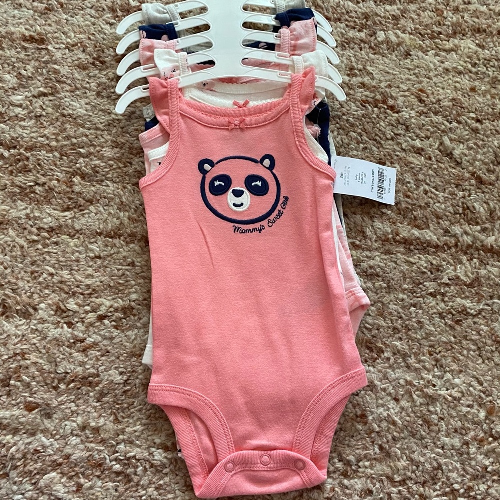 Nwt Carter’s 5 piece tank set 0-3